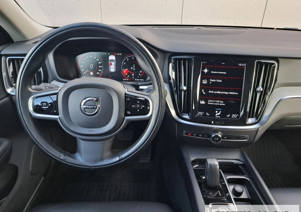 Volvo V60 Cross Country cena 178000 przebieg: 63043, rok produkcji 2021 z Legionowo małe 379